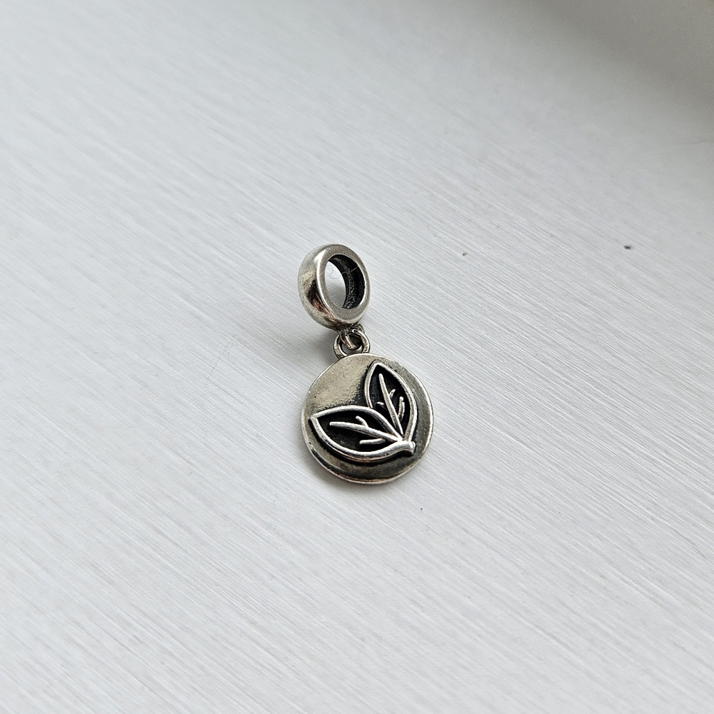 Authentic Chamilia Sterling Silver Leaf Love and Grow Charm